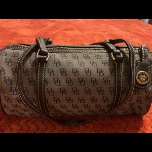 Dooney bourke purse